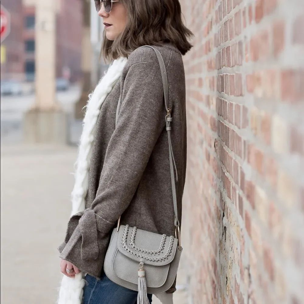 ✨ ZARA TIE SLEEVES SWEATER✨ - Picture 2 of 9